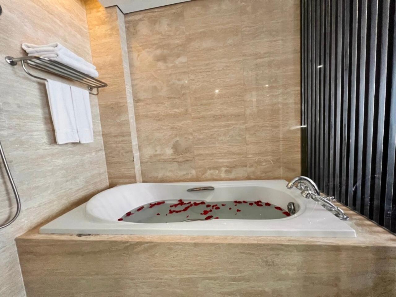 Khách sạn Sonnet Saigon 3*